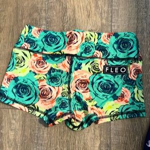 Fleo shorts like new